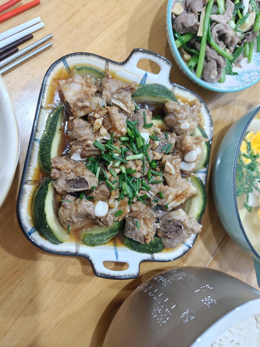 两步！做出嫩滑又多汁的南瓜🎃蒸排骨