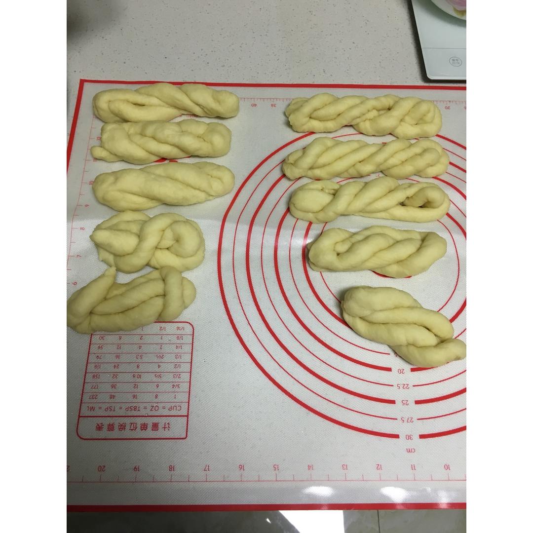 鲜奶软麻花