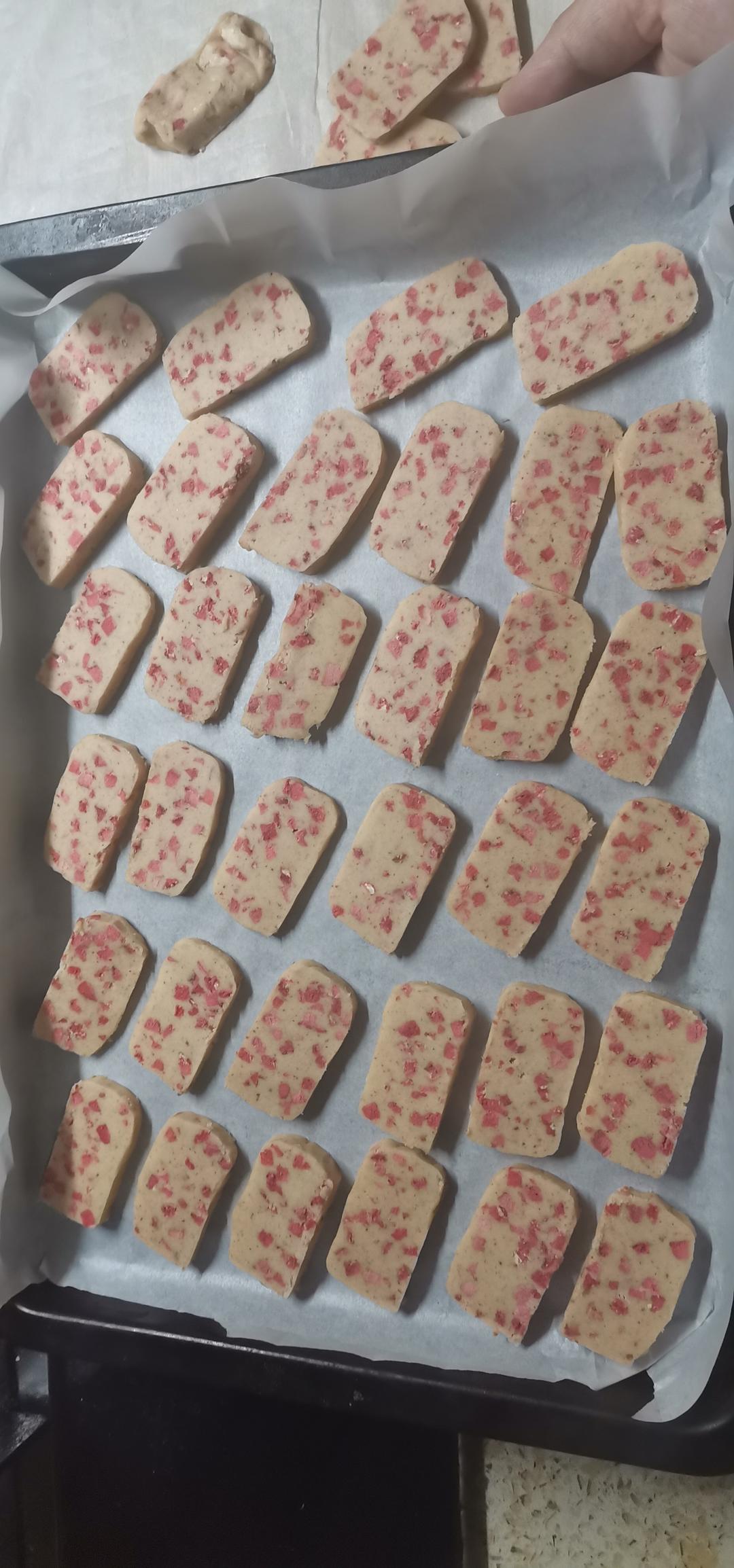 【粉嫩香浓】草莓曲奇饼干🍓