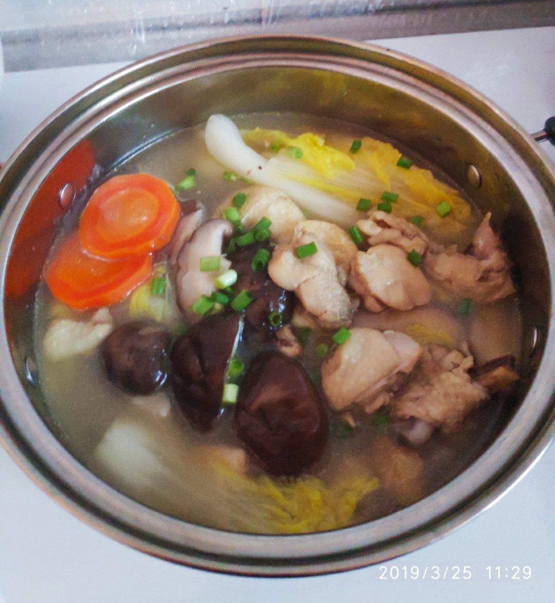 油豆腐香菇鸡腿煲