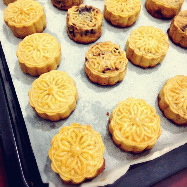 广式月饼——蛋黄莲蓉月饼