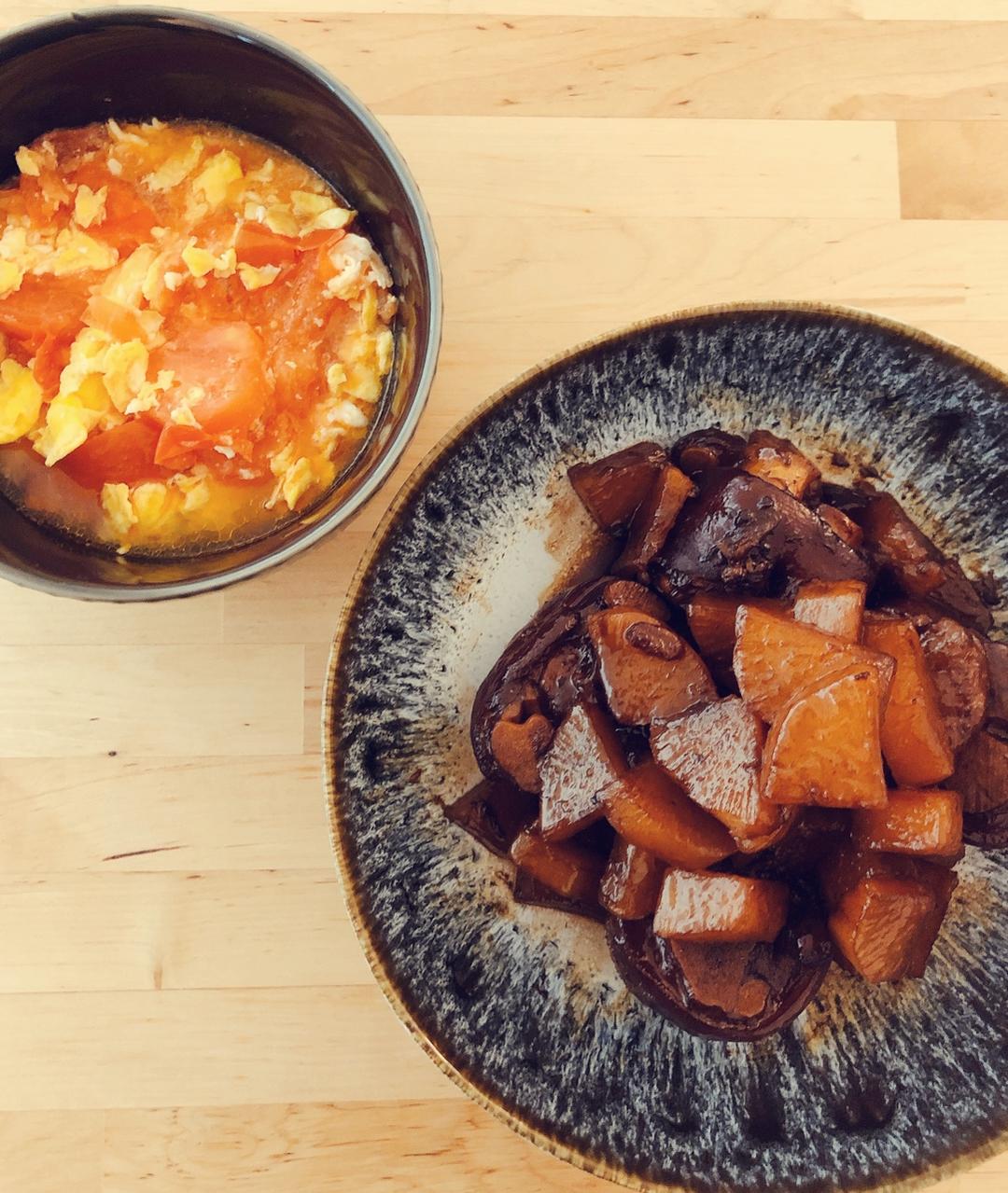 红烧猪蹄（配：土豆、萝卜、豆腐皮、香菇）