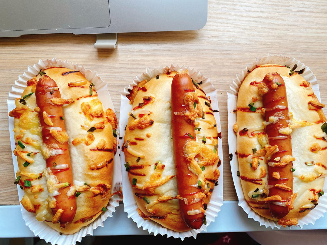 软fufu的经典肉松肠仔包