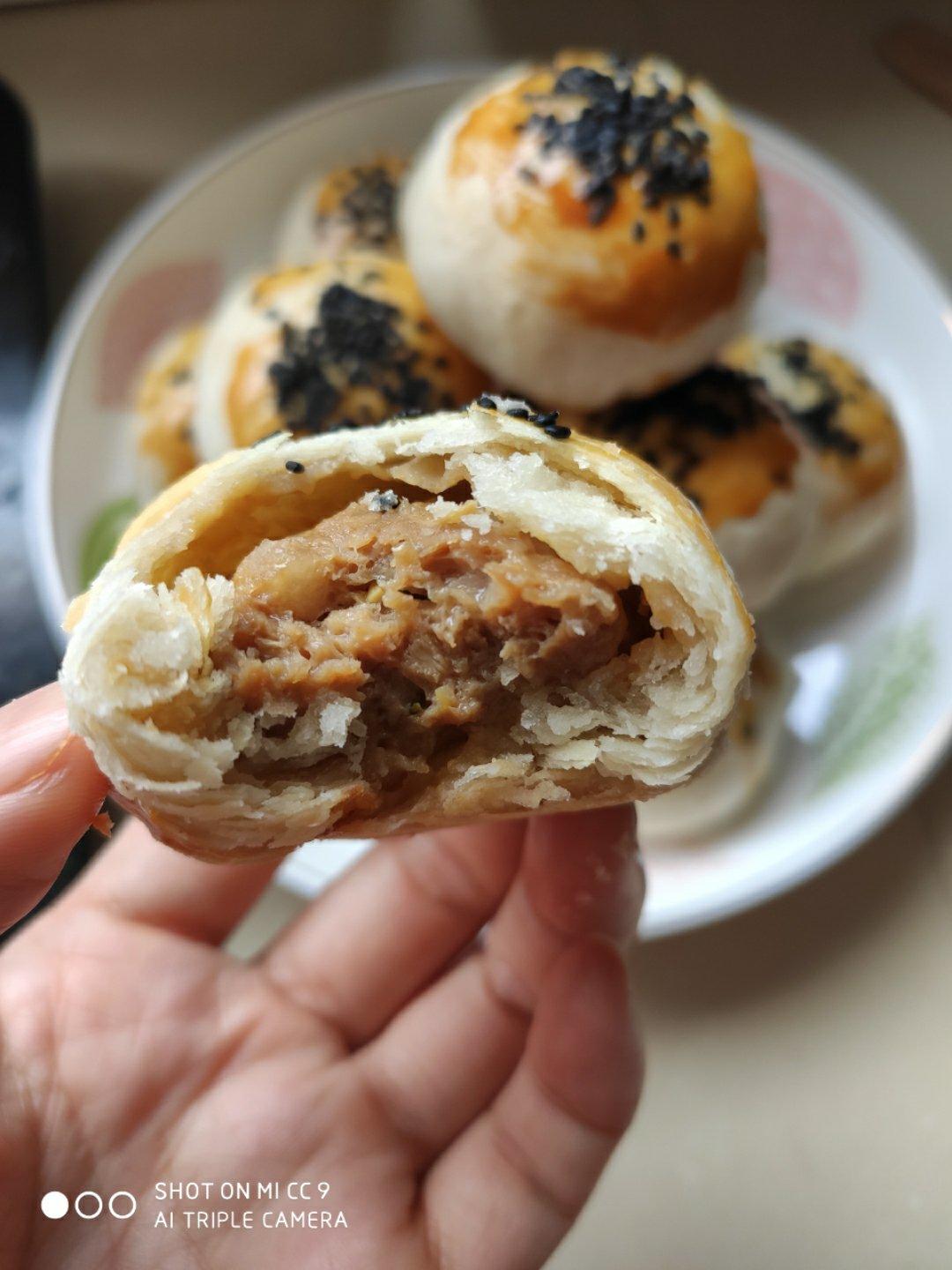 酥皮鲜肉月饼～酥的掉渣