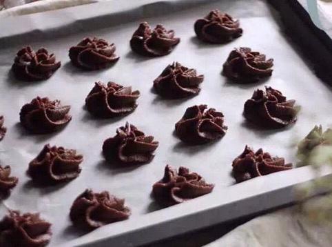 美善品-巧克力曲奇的做法