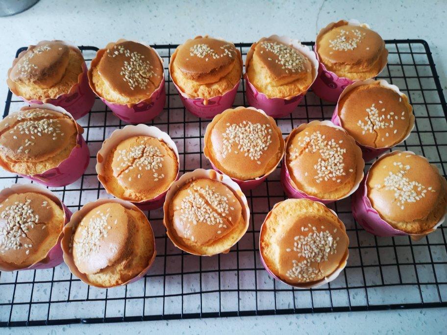 不塌不凹的纸杯戚风蛋糕