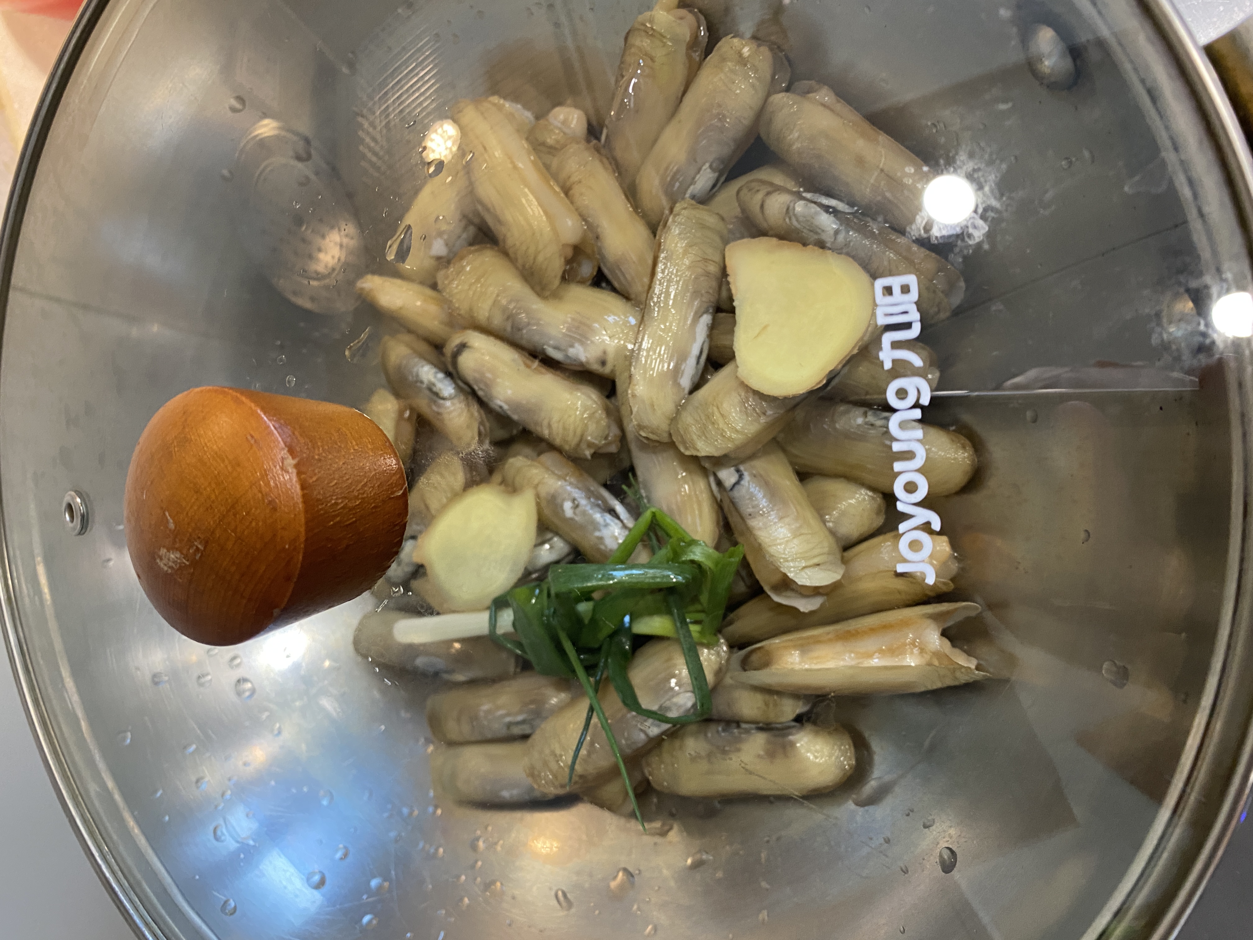 鲜美下饭的汤菜-丝瓜蛏子的做法 步骤2