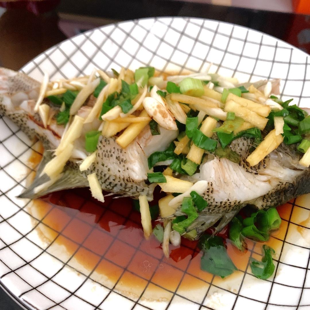 清蒸鲈鱼