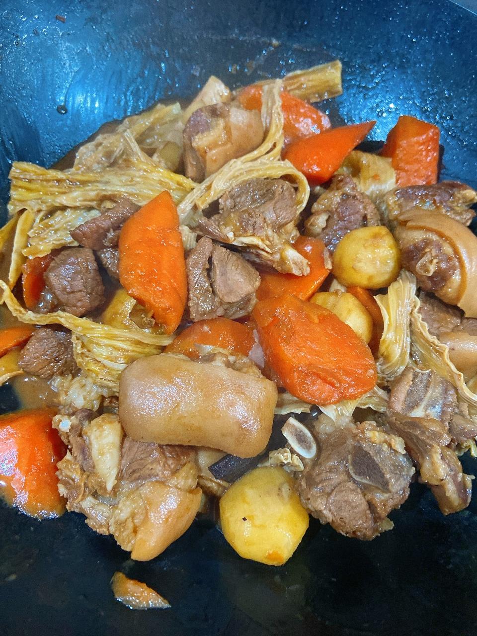 支竹焖羊肉的做法