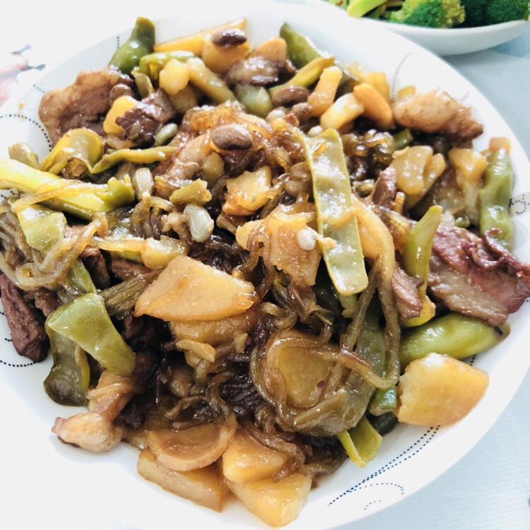 芸豆土豆五花肉粉条的做法