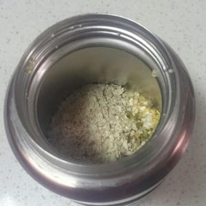 懒人食谱
膳魔师焖烧杯清粥系列
红糖绿豆糙米燕麦粥的做法 步骤1