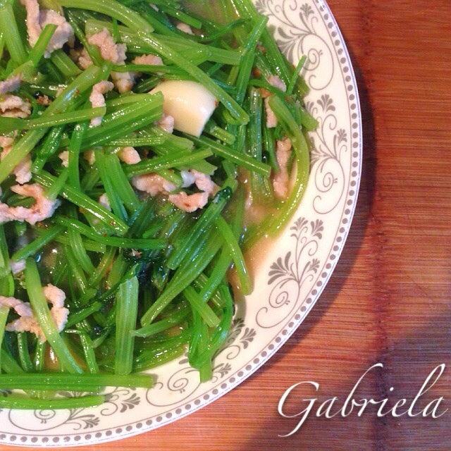 芹菜肉丝