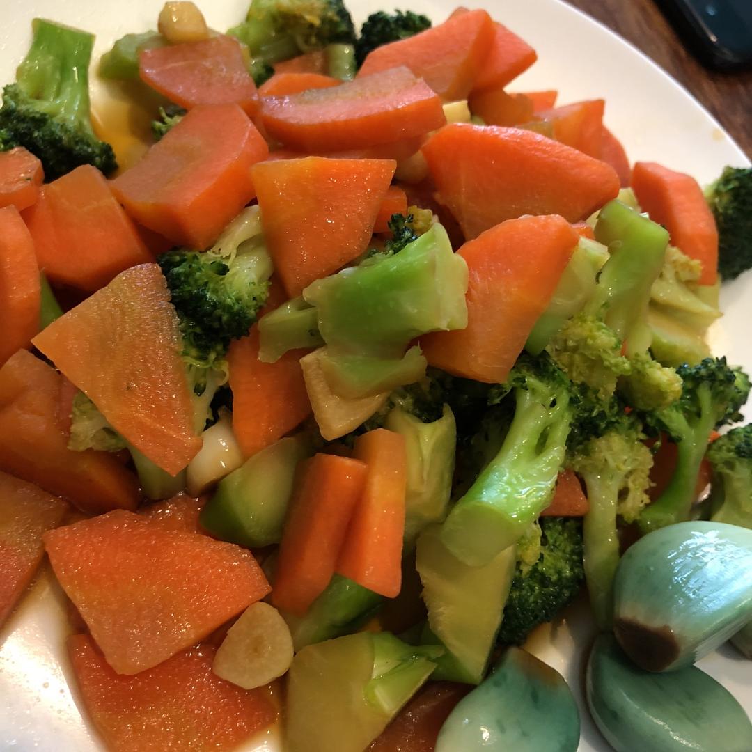 清炒胡萝卜西兰花