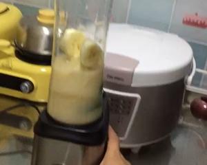 香蕉牛油果黄瓜奶昔的做法 步骤1