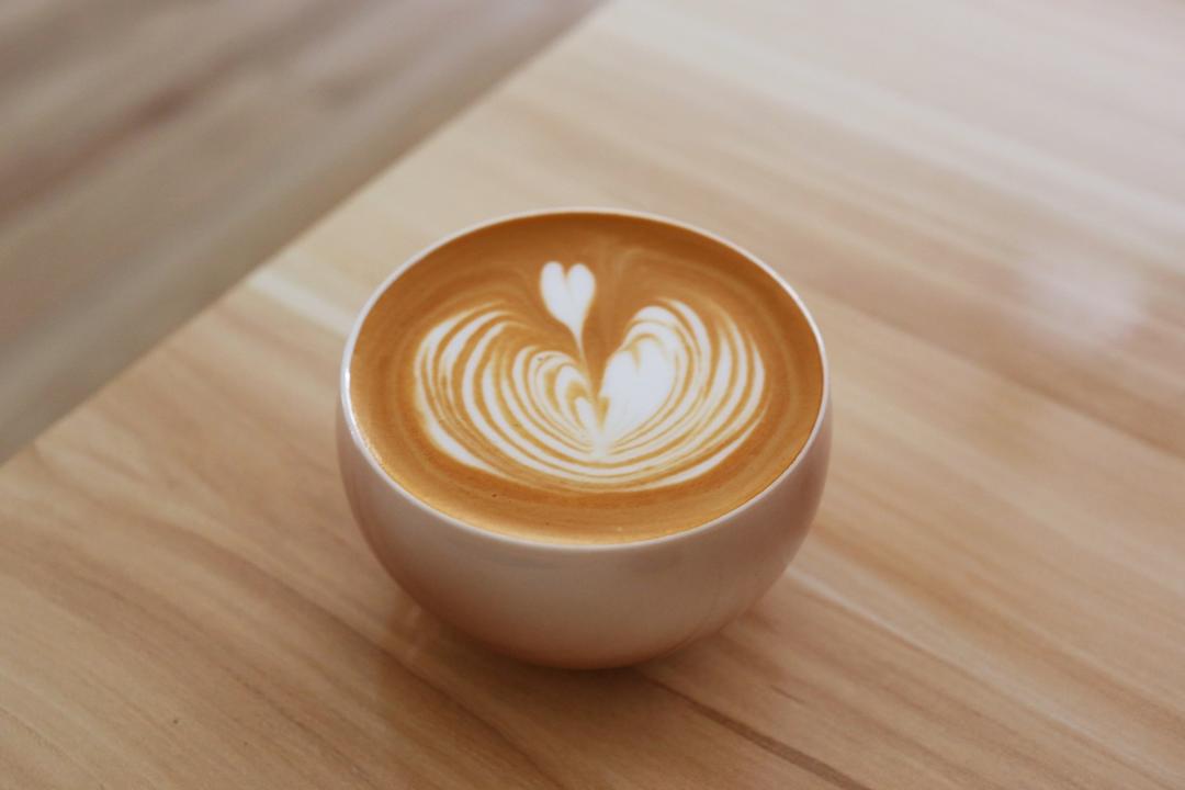 ☕自学拉花不急不嗔🐱