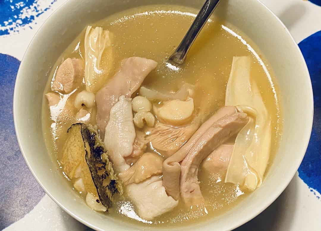 empty_z做的鲍鱼猪肚鸡汤