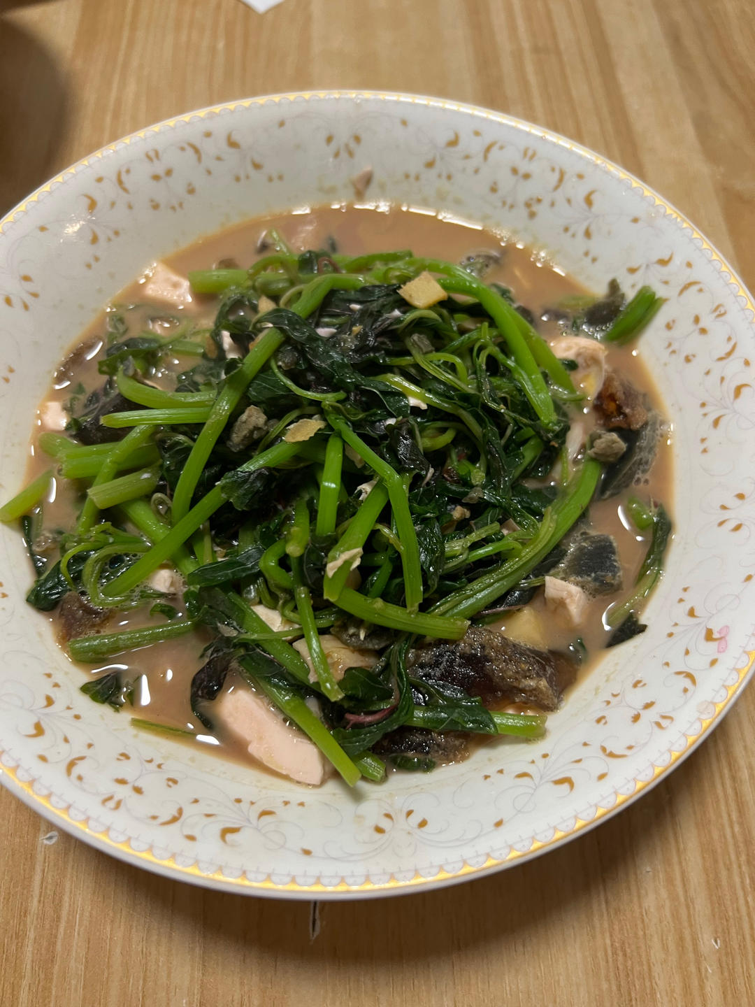 独特风味汉菜皮蛋汤