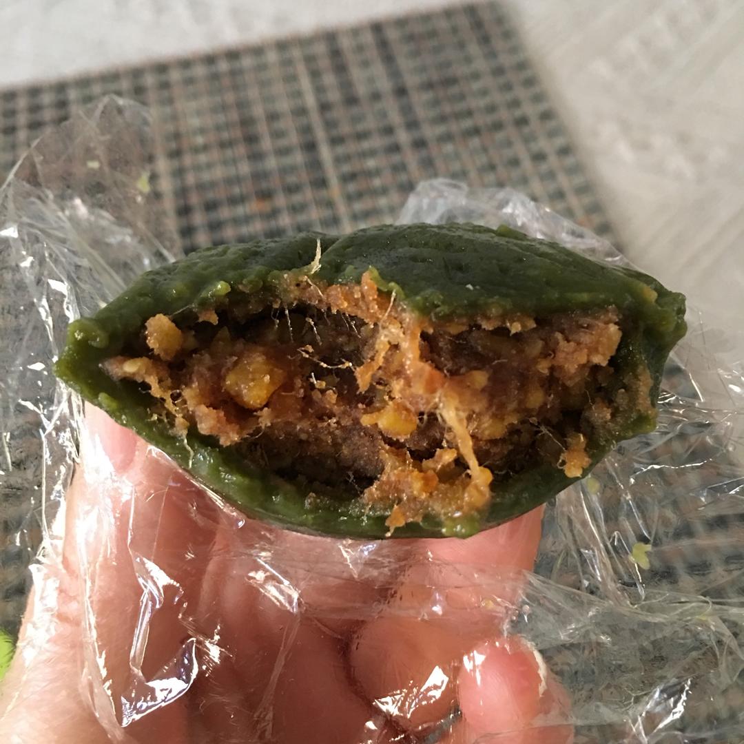 杏花楼咸蛋黄肉松青团