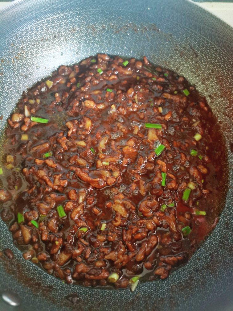 melody夏做的老北京肉丁炸酱