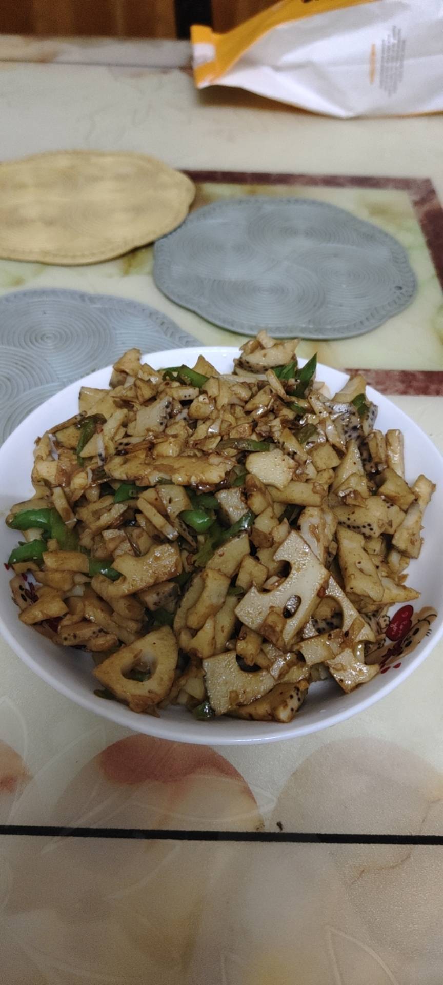 家常快手菜小炒藕丁真香