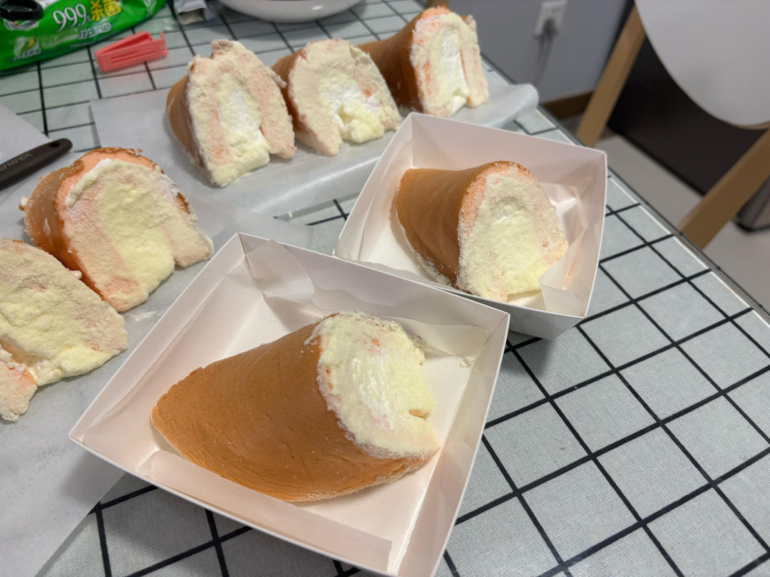私房爆款躺平鸭蛋糕卷｜一起躺平鸭｜风炉蛋糕卷