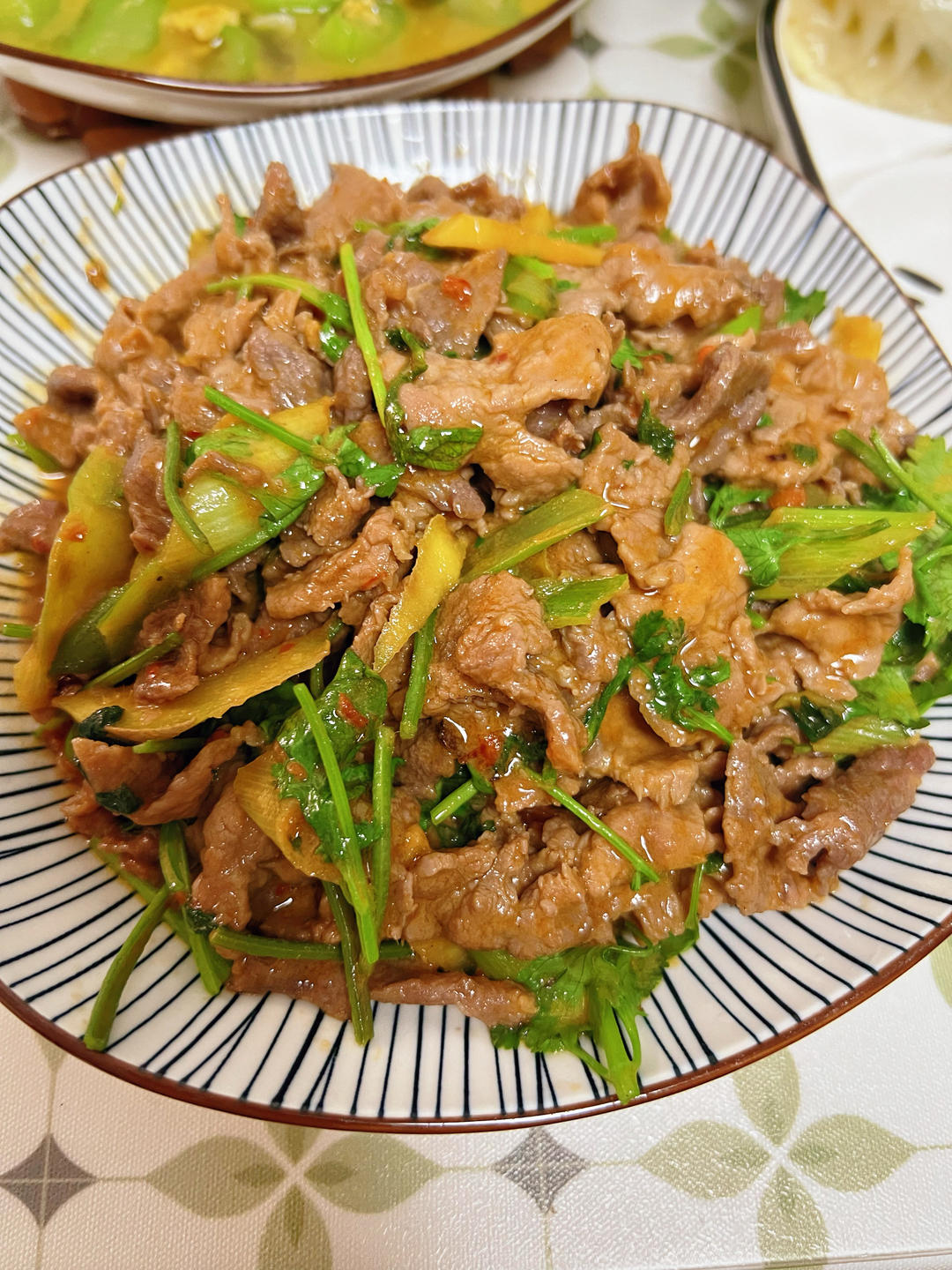 学会了这道菜再也不用去饭店了～家常小炒牛肉（吊龙）