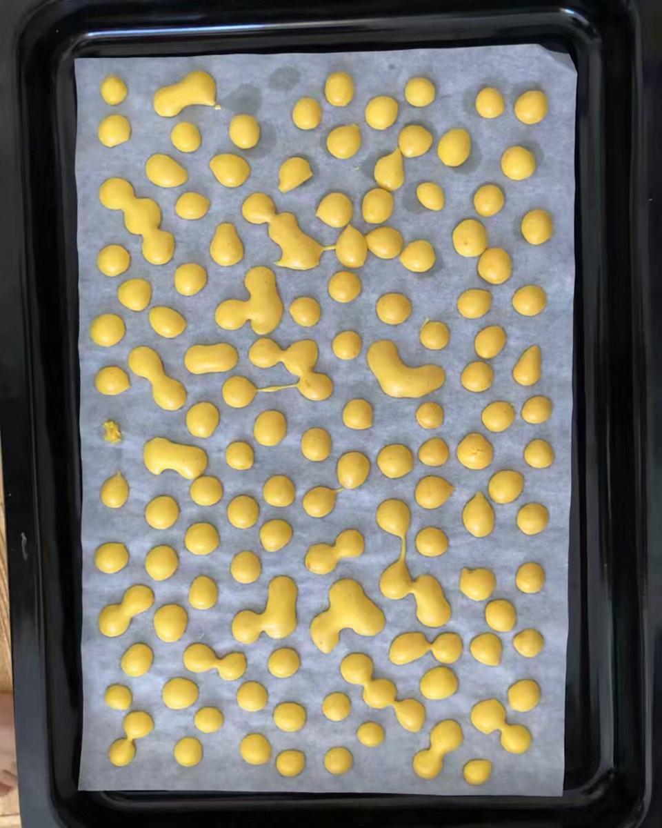 入口即化的无添加蛋黄溶豆