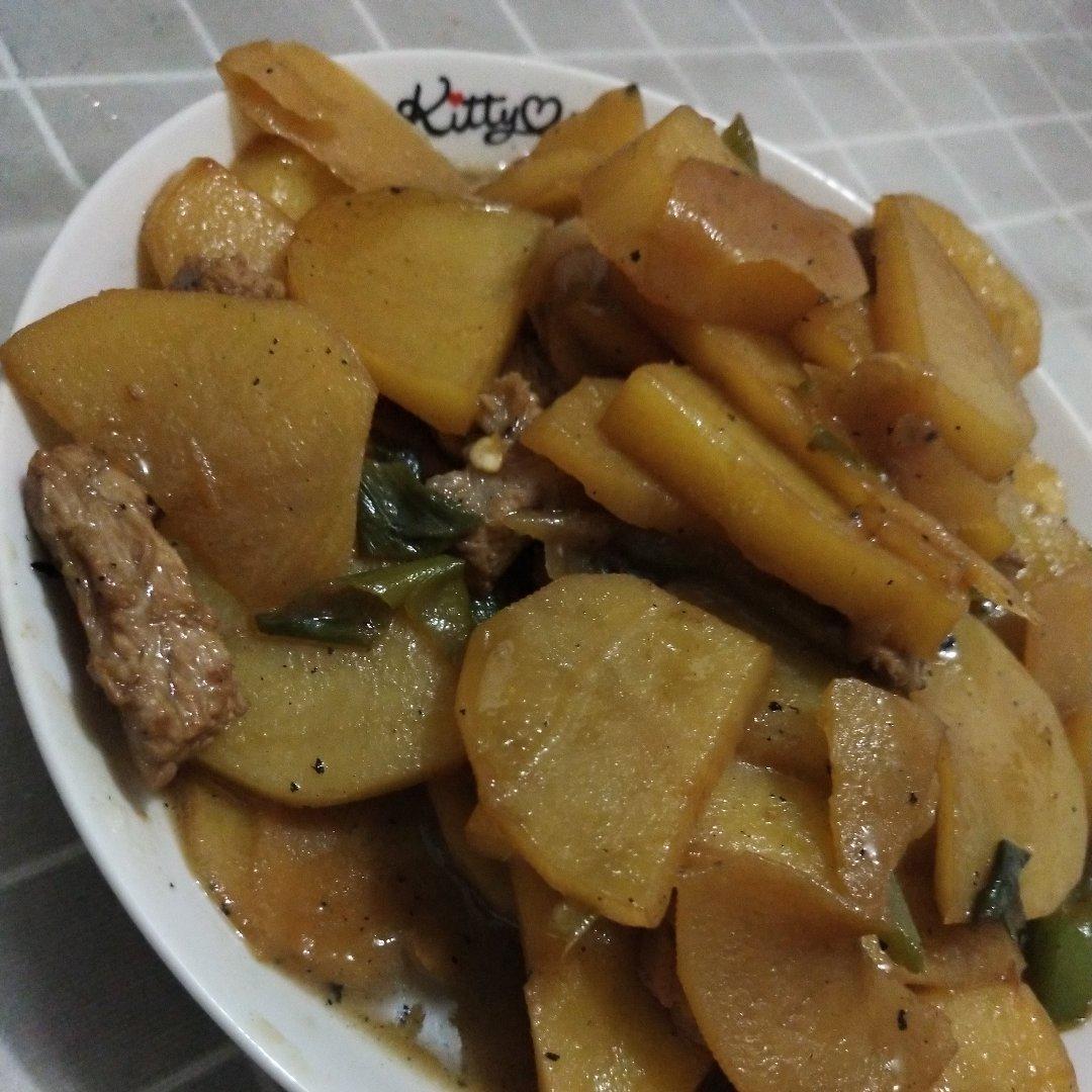 青椒土豆片炒肉