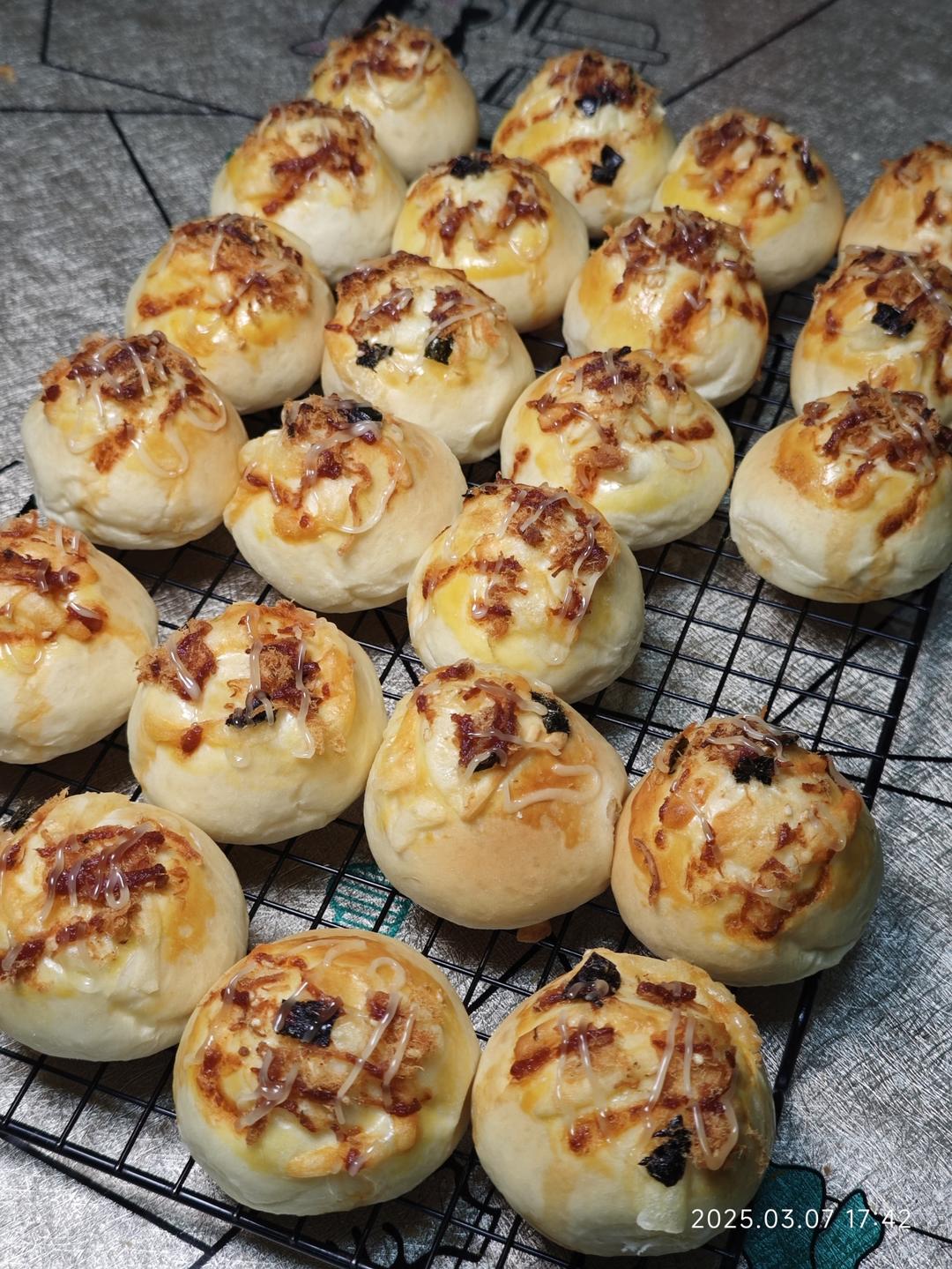 肉松芝士小餐包🍞，咸香松软，新手一次成功✅