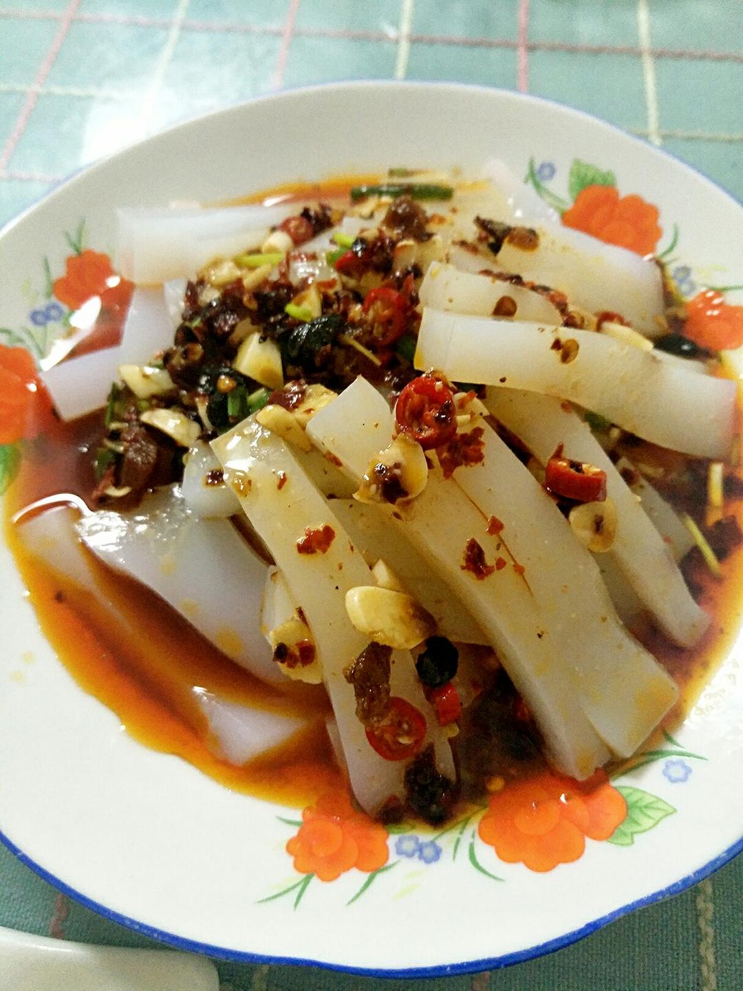 杨刘亦汐做的凉拌凉粉