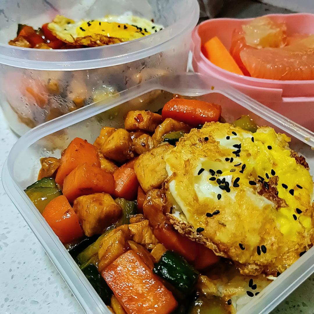 家常快手宫保鸡丁，小朋友也能吃的微辣版，小白也能复刻95%形似，90%味道！