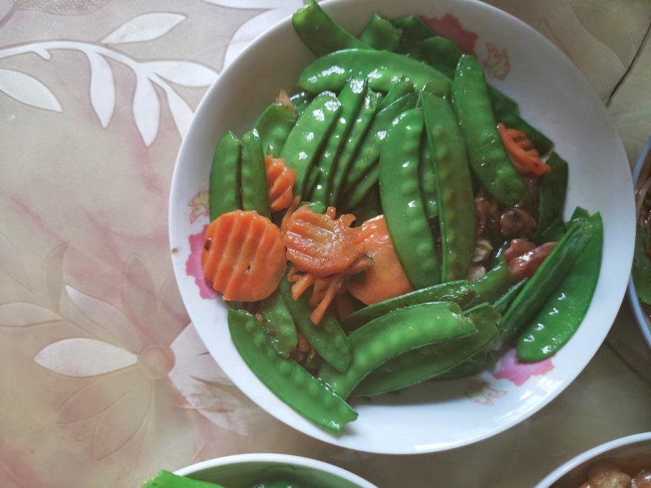 超脆爽的荷兰豆炒香肠