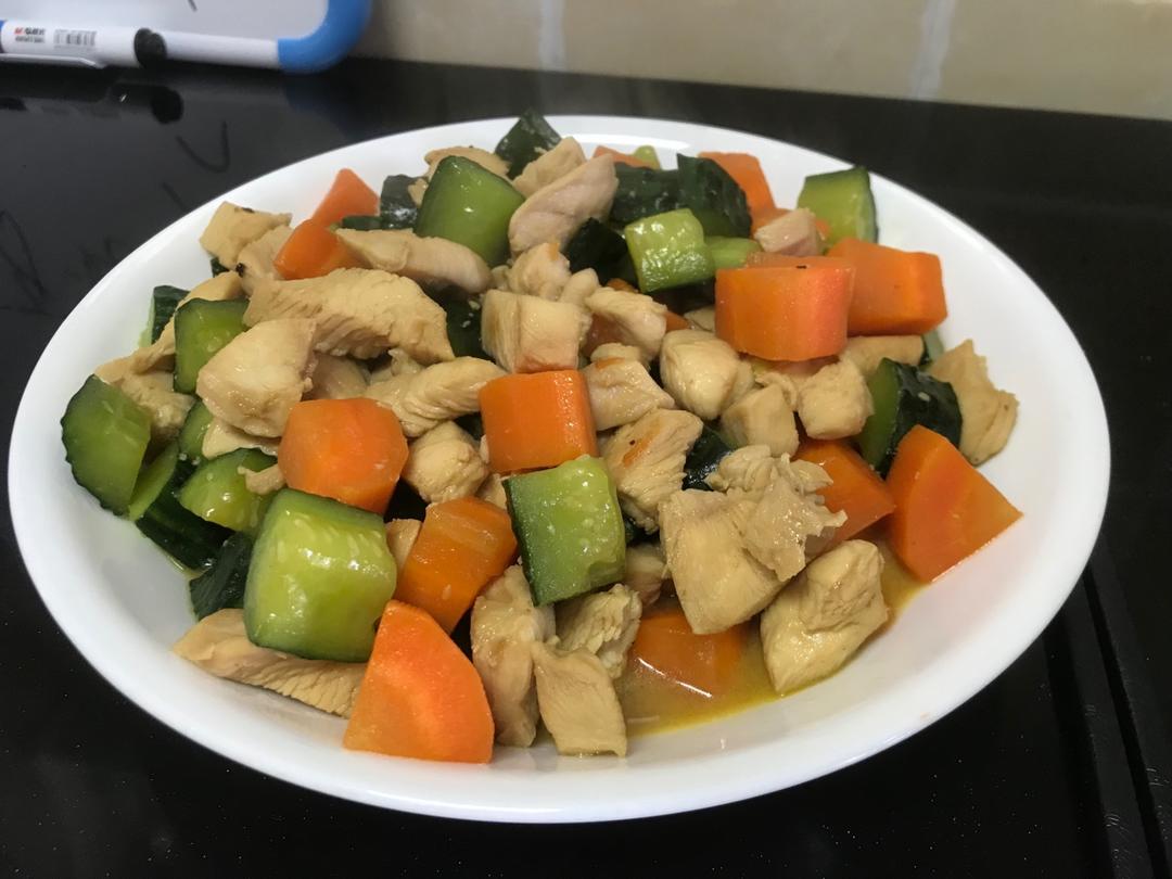 胡萝卜黄瓜鸡胸肉