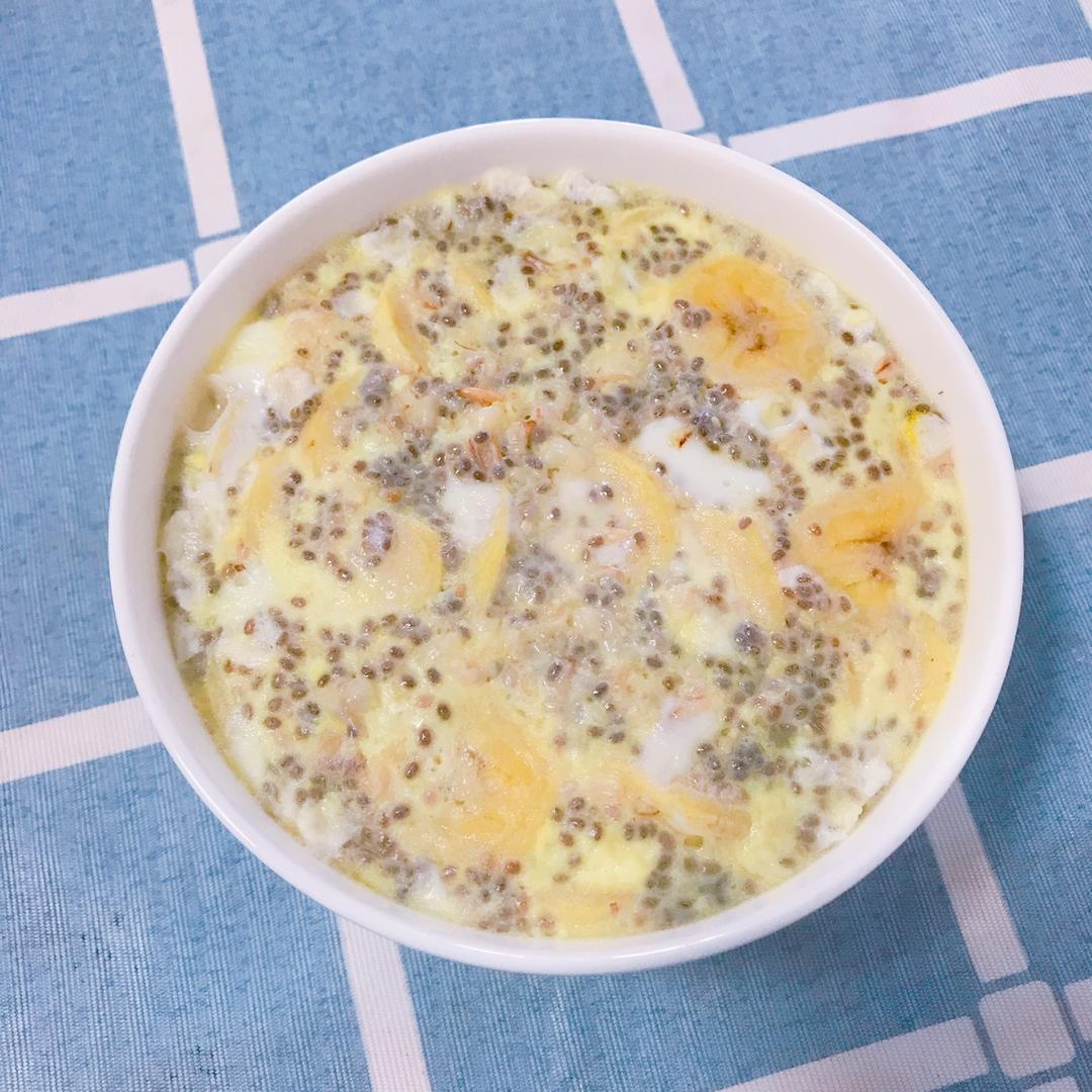 牛奶鸡蛋燕麦羹