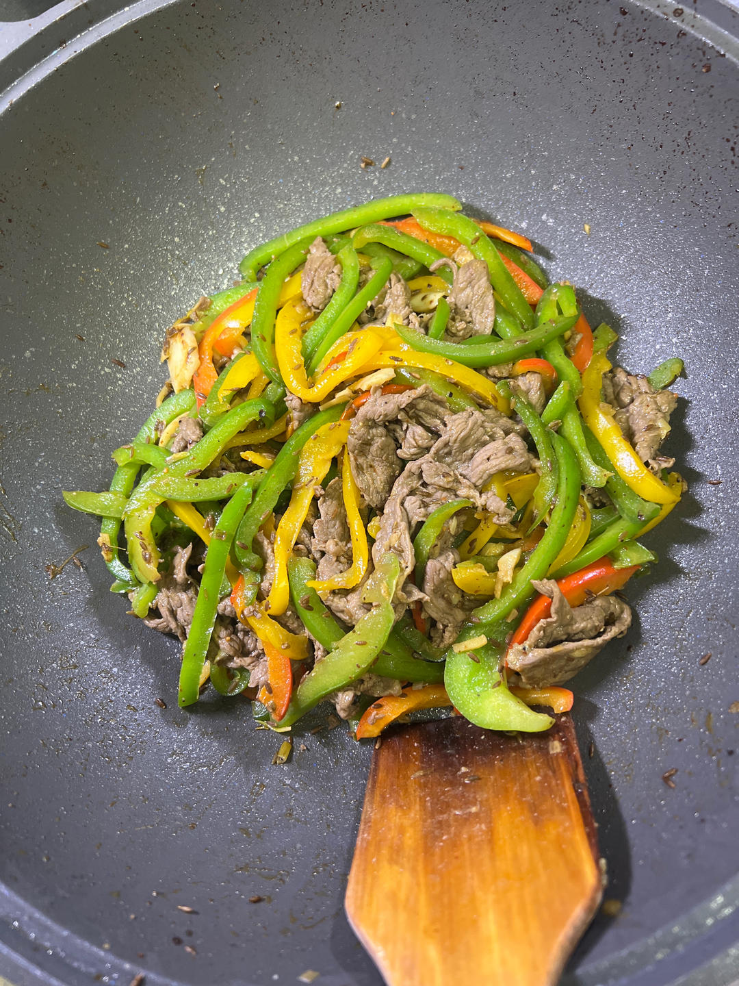 孜然青椒炒肉