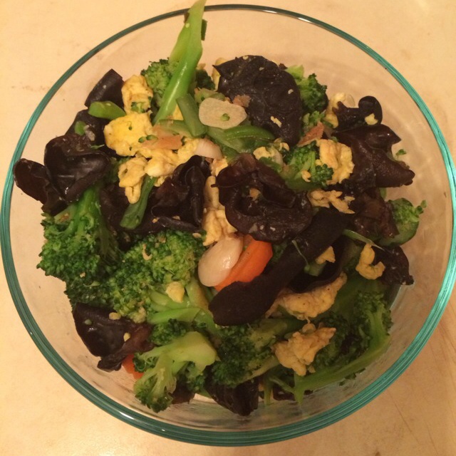 木耳鸡蛋西兰花