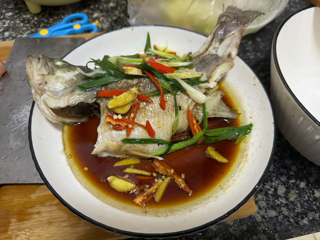 10分钟做 清蒸鲈鱼 （附切鱼图解）