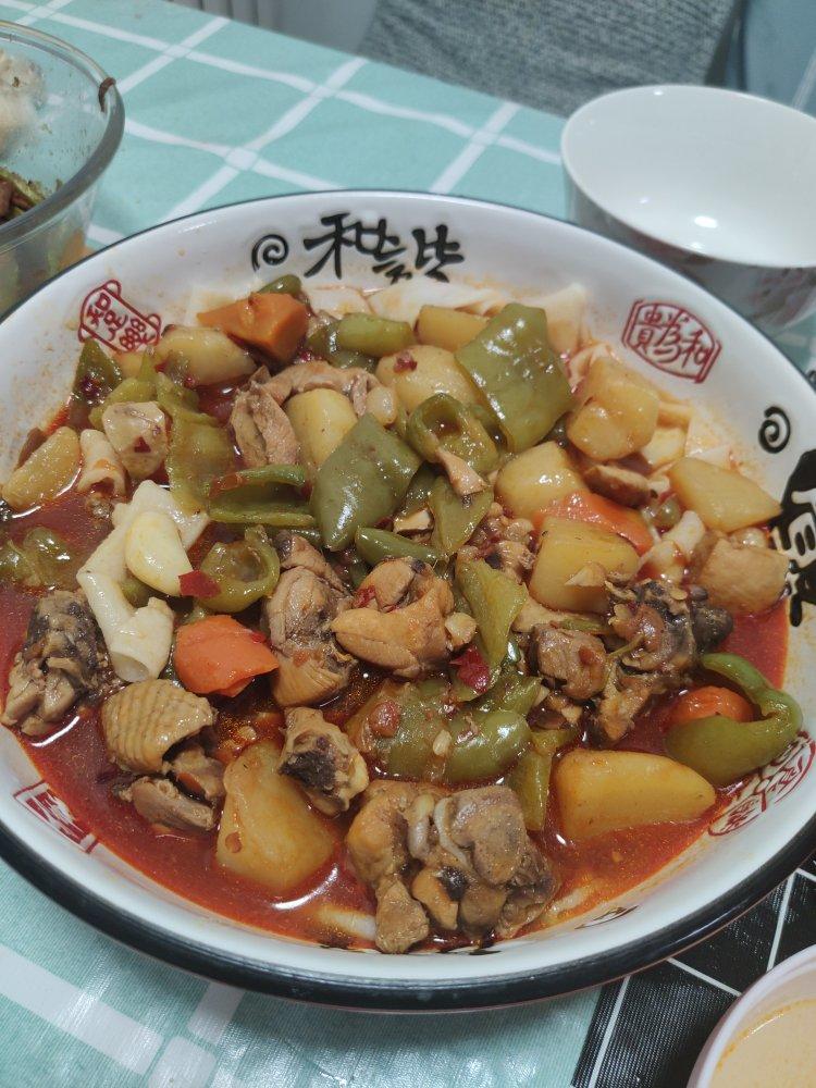家常大盘鸡加手擀宽面
