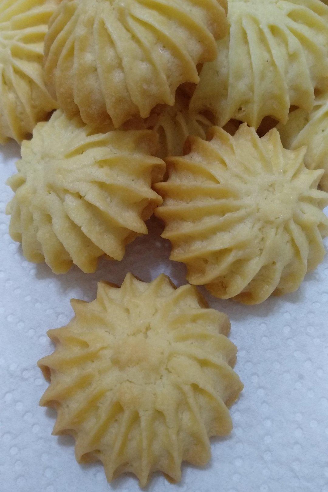 没有黄油也同样做出香酥不腻，花纹立体清晰的曲奇