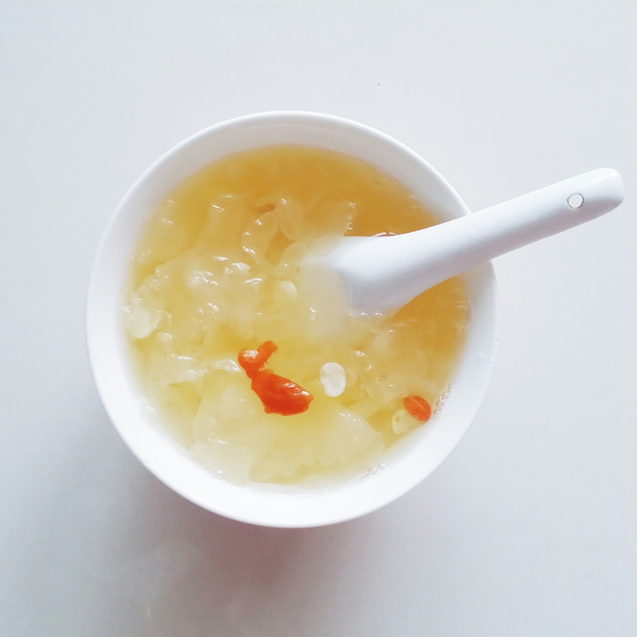 红枣银耳莲子羹