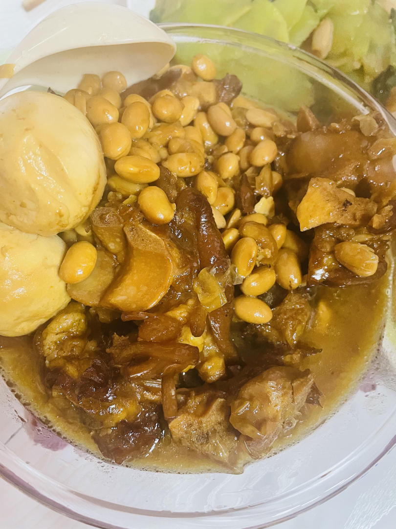 酱香黄豆焖猪脚