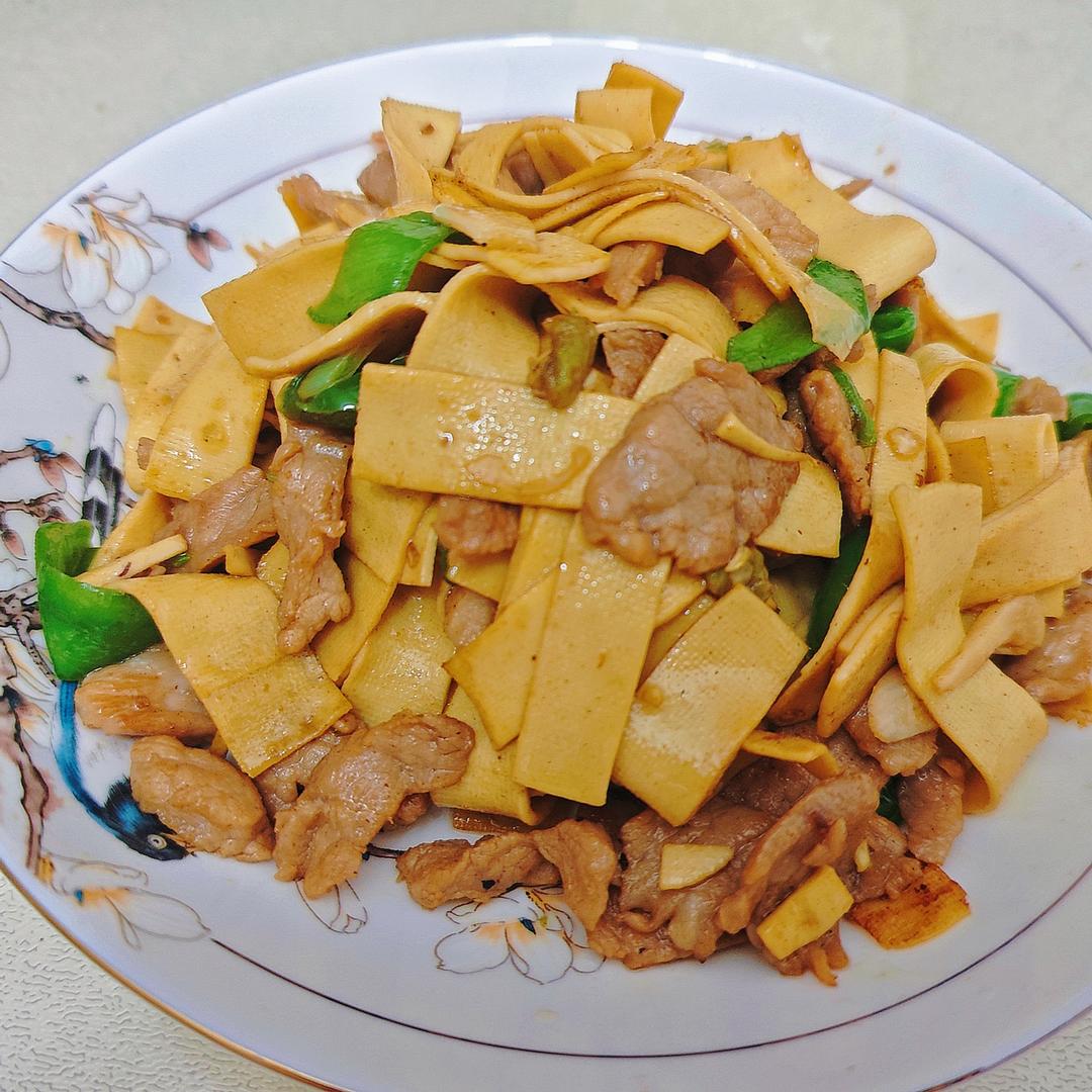 青椒豆腐皮炒肉丝