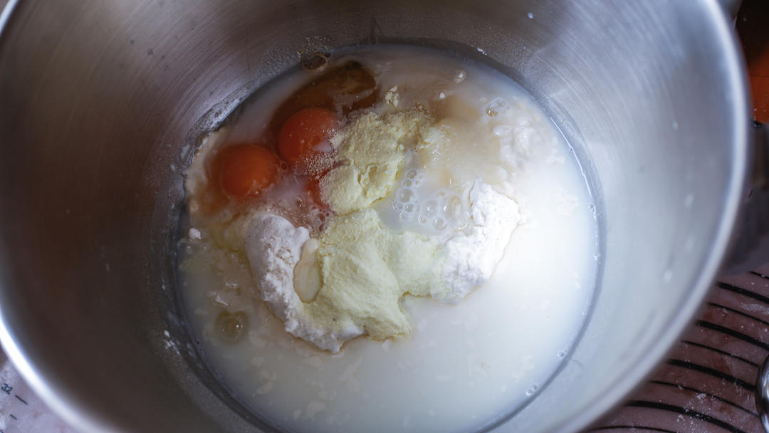 纯奶手撕吐司的做法 步骤1