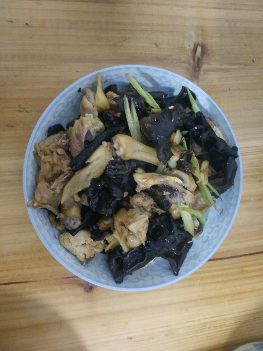 木耳炒鸡