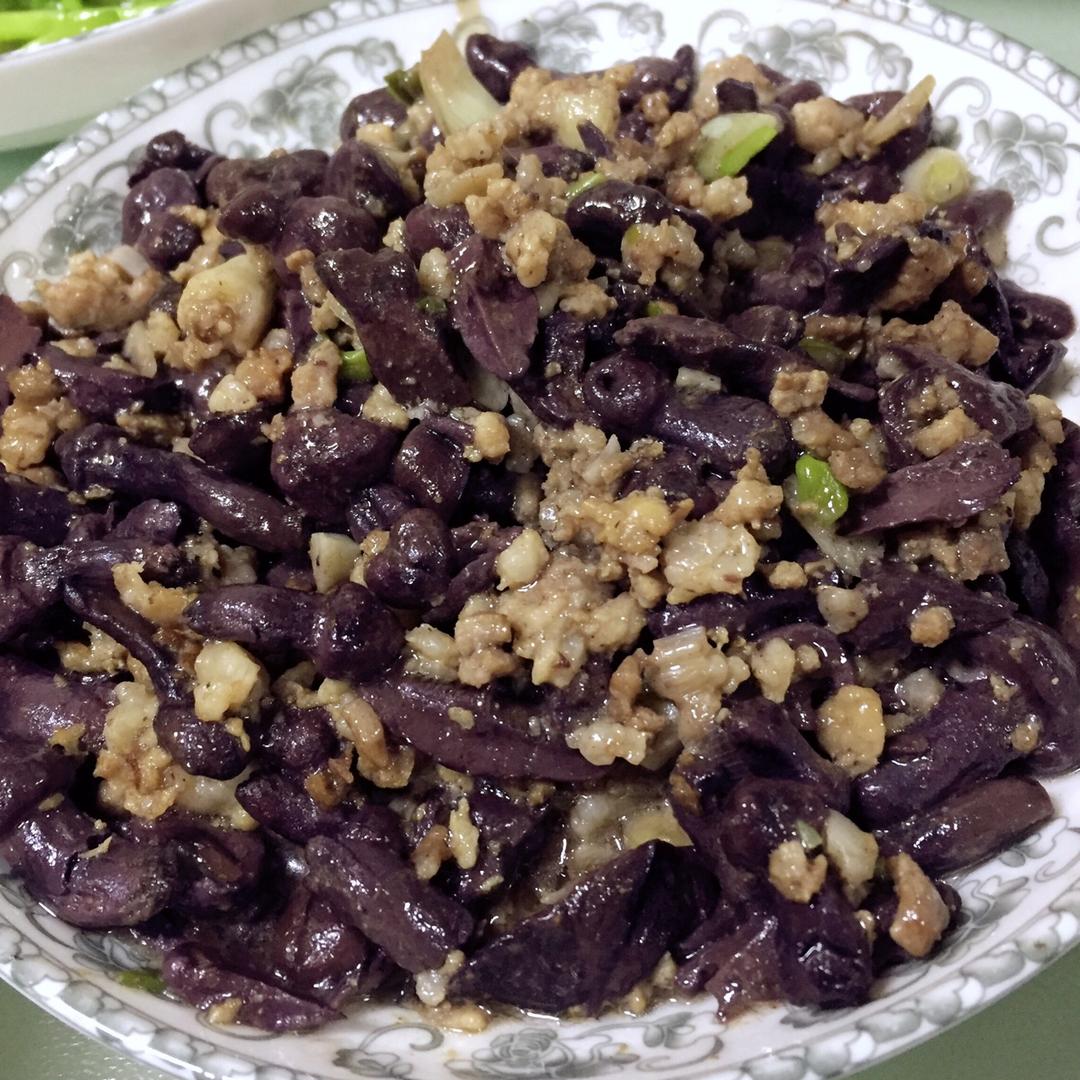 野生菌红蘑炒肉