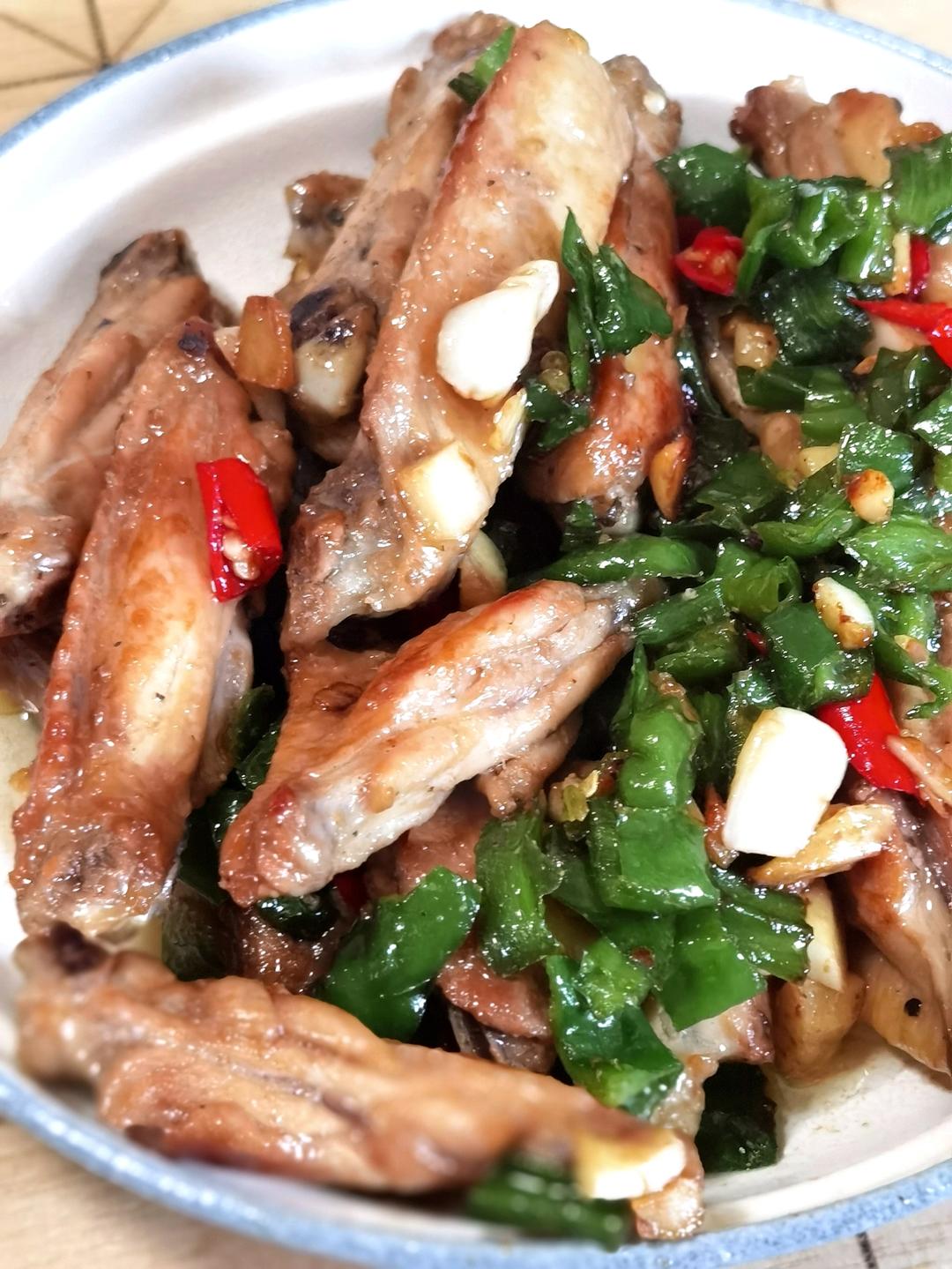 蒜香鸡翅，这才是鸡翅最好吃的做法