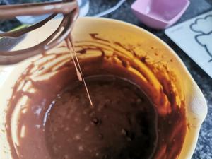 韩式豆沙裱花巧克力蛋糕的做法 步骤7