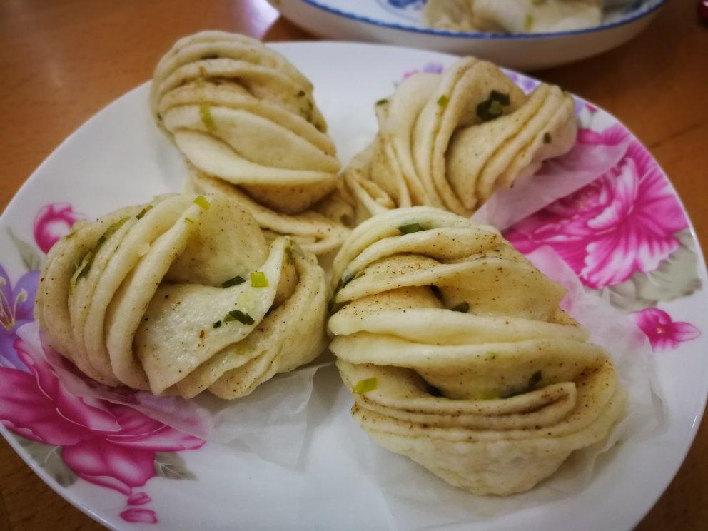 家常椒盐花卷(小视频)