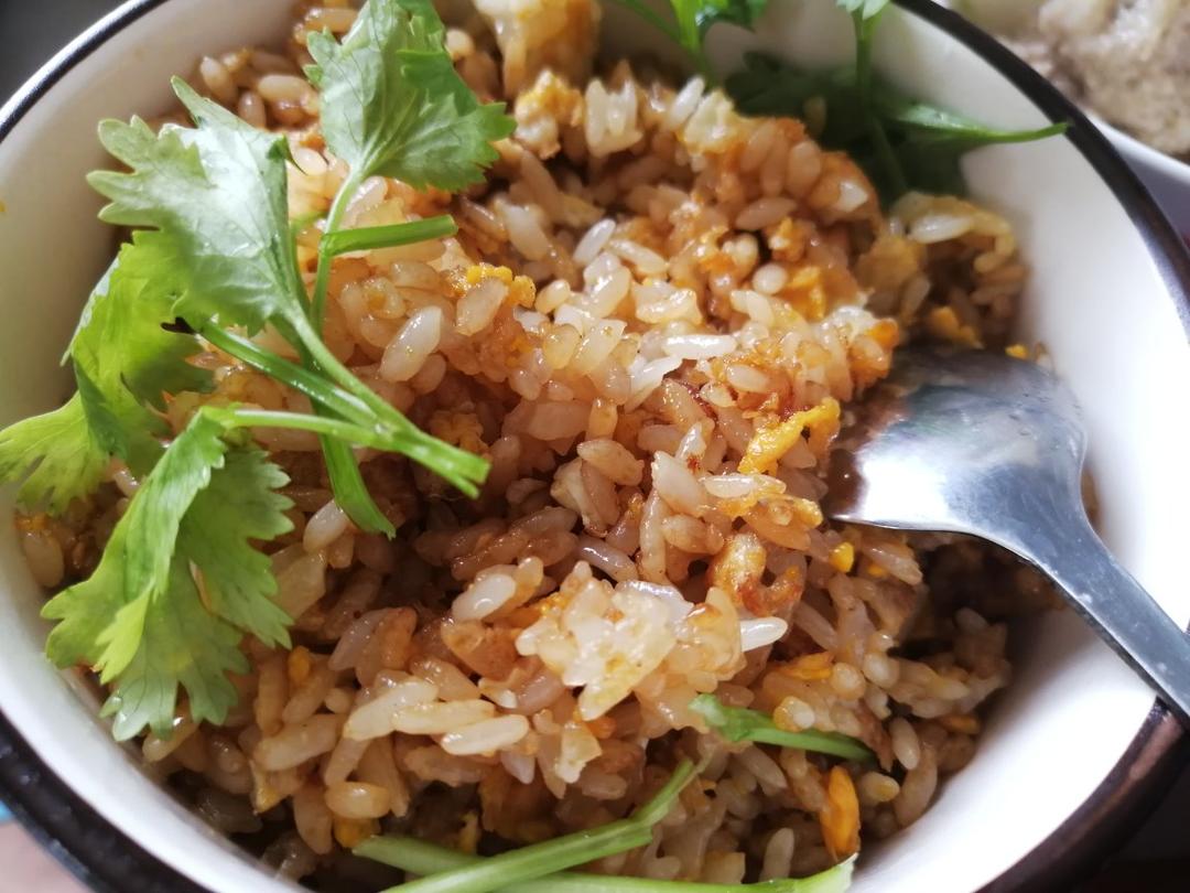 蒜苗鸡蛋炒饭