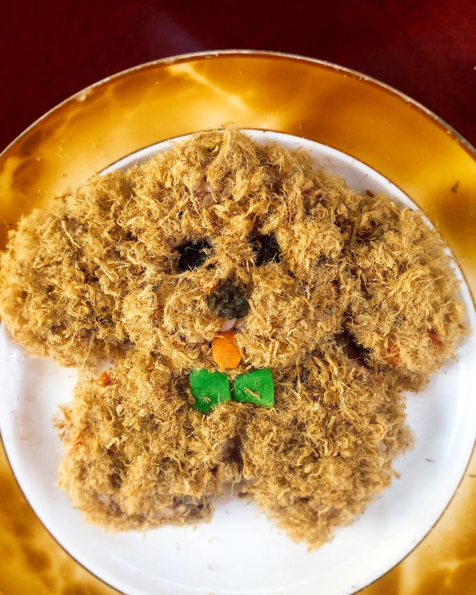 哄娃人气早餐【咸蛋黄肉松饭团】泰迪版-每天都是六一节